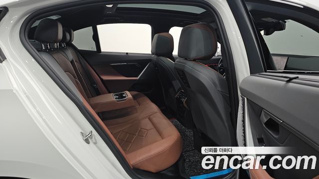 BMW 5 Series (G60) 530i xDrive M Sport 2025 — фото 26