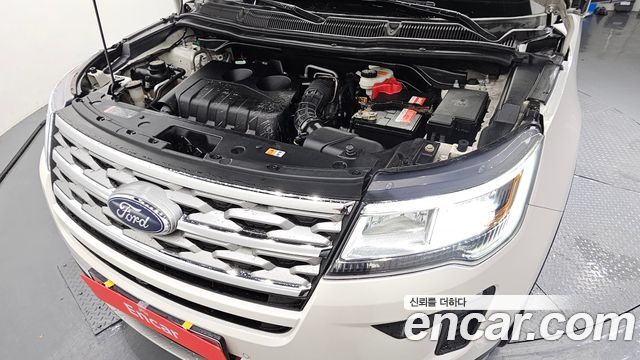 Ford Explorer 2.3 Limited 4WD 5th 2018 — фото 6
