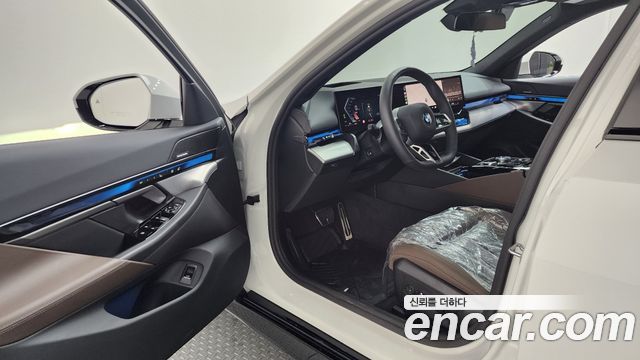 BMW 5 Series (G60) 520i M Sport 2025 — фото 10