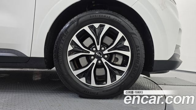 Kia Carnival (IV) Gasoline 9-Seater Prestige 2023 — фото 21