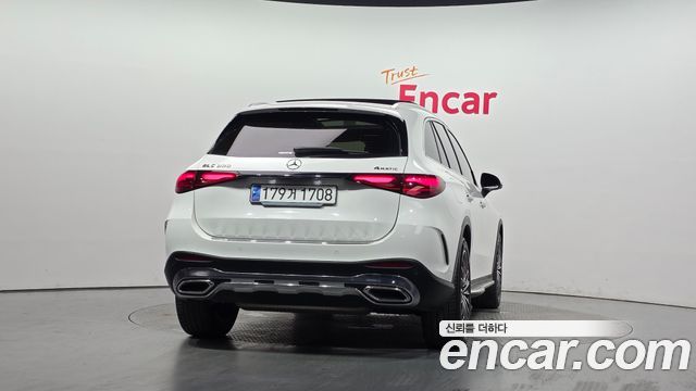 Mercedes-Benz GLC-Class (X254) GLC300 4MATIC AMG Line 2024 — фото 4
