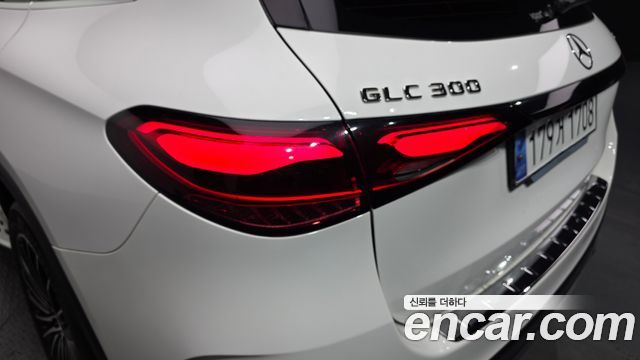 Mercedes-Benz GLC-Class (X254) GLC300 4MATIC AMG Line 2024 — фото 29