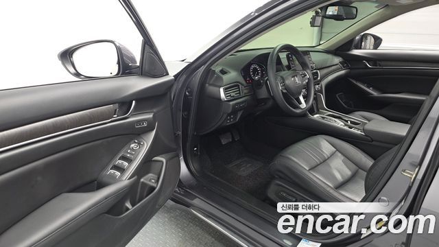 Honda Accord (X) 2.0 Hybrid Touring 2019 — фото 10