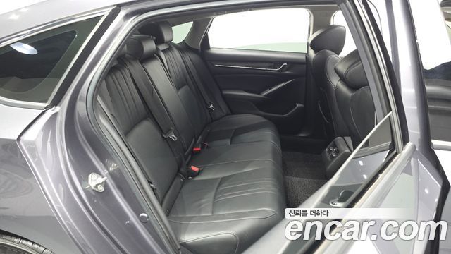 Honda Accord (X) 2.0 Hybrid Touring 2019 — фото 15