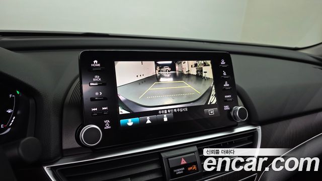 Honda Accord (X) 2.0 Hybrid Touring 2019 — фото 17