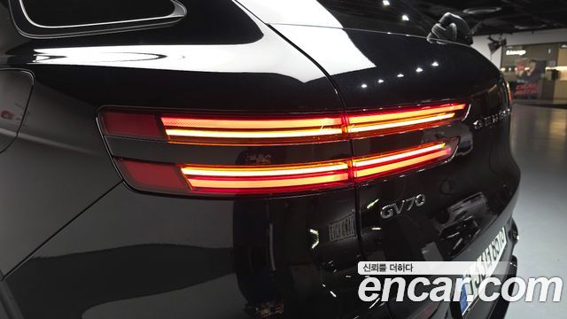 Genesis GV70 2.5T Gasoline AWD 2025 — фото 23