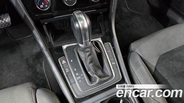 Volkswagen Golf (VII) 1.6 TDI 2015 — фото 9
