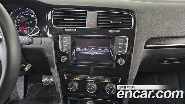 Volkswagen Golf (VII) 1.6 TDI 2015 — фото 13