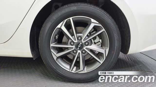 Kia K3 (II) 1.6 Prestige 2024 — фото 21