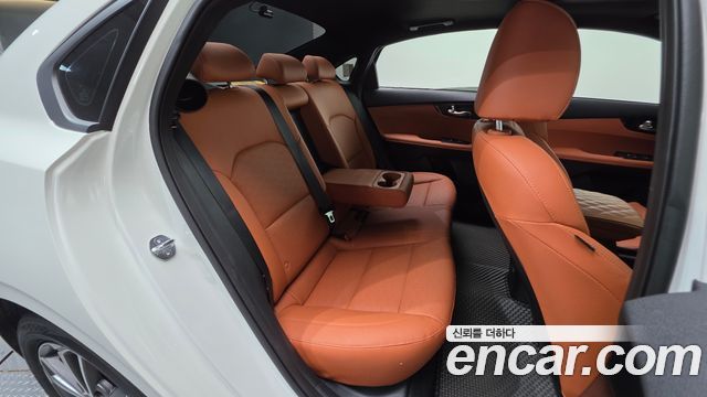 Kia K3 (II) 1.6 Prestige 2024 — фото 33