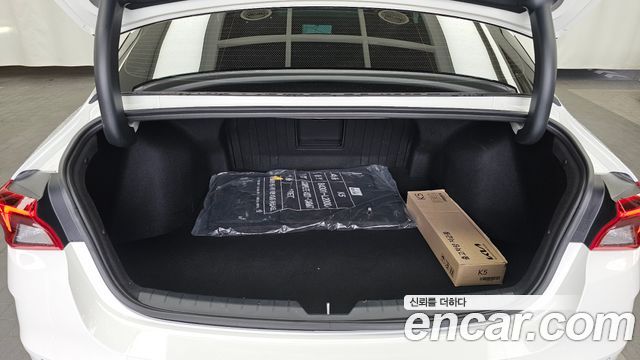 Kia K5 (III) 2.0 Signature 2023 — фото 24
