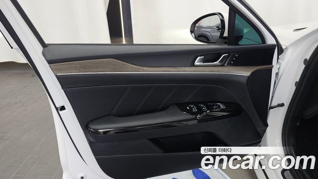 Kia K5 (III) 2.0 Signature 2023 — фото 30
