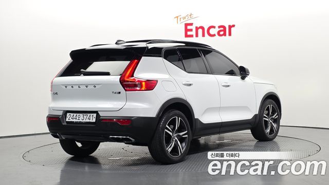 Volvo XC40 T4 R-Design 2020 — фото 2