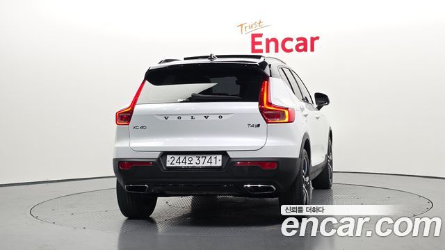 Volvo XC40 T4 R-Design 2020 — фото 4