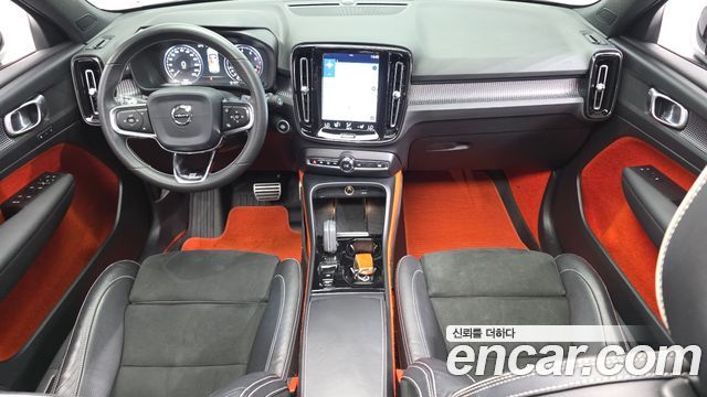Volvo XC40 T4 R-Design 2020 — фото 7