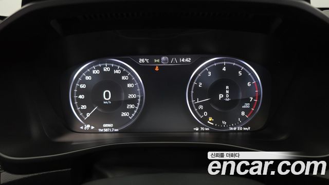Volvo XC40 T4 R-Design 2020 — фото 8