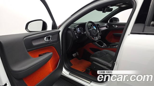 Volvo XC40 T4 R-Design 2020 — фото 10