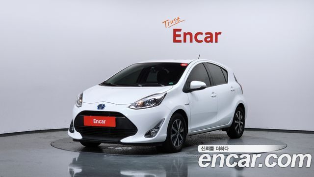 Toyota Prius C 1.5 2018 — фото 1
