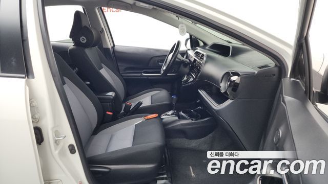 Toyota Prius C 1.5 2018 — фото 26