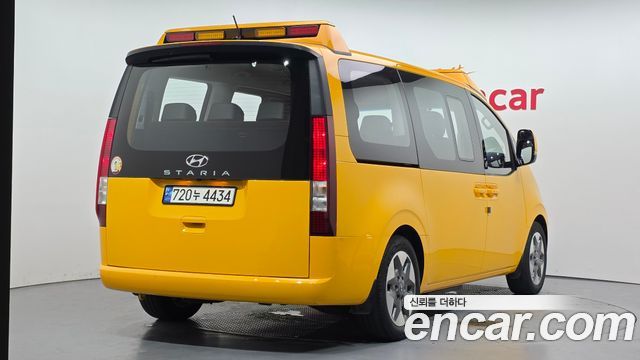 Hyundai Staria L3.5  Kinder Safety Car 11-Seater 2023 — фото 2
