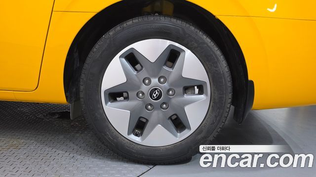 Hyundai Staria L3.5  Kinder Safety Car 11-Seater 2023 — фото 21