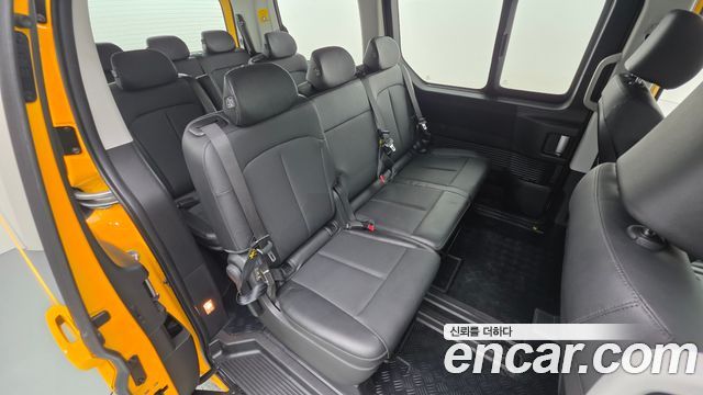 Hyundai Staria L3.5  Kinder Safety Car 11-Seater 2023 — фото 32