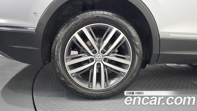 Volkswagen Tiguan Allspace 2.0 TDI Prestige 2020 — фото 5