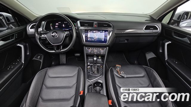 Volkswagen Tiguan Allspace 2.0 TDI Prestige 2020 — фото 7