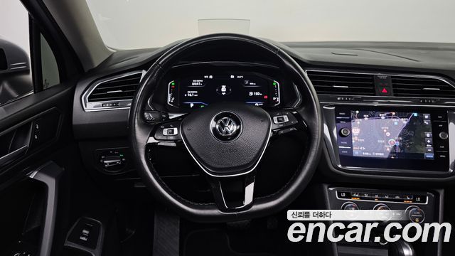 Volkswagen Tiguan Allspace 2.0 TDI Prestige 2020 — фото 12