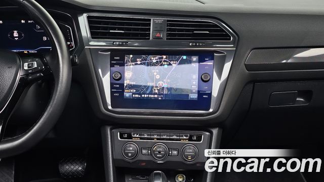 Volkswagen Tiguan Allspace 2.0 TDI Prestige 2020 — фото 13