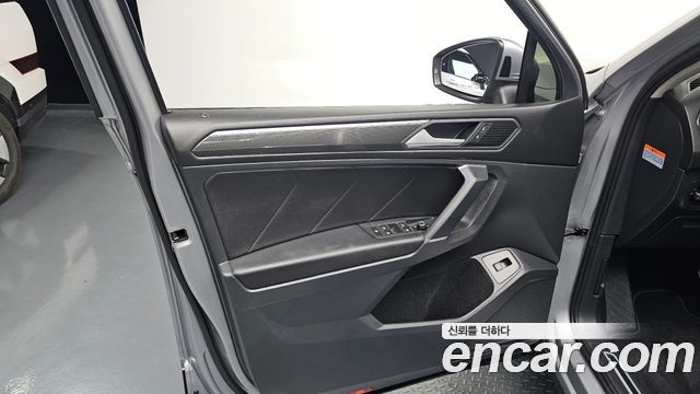 Volkswagen Tiguan Allspace 2.0 TDI Prestige 2020 — фото 24