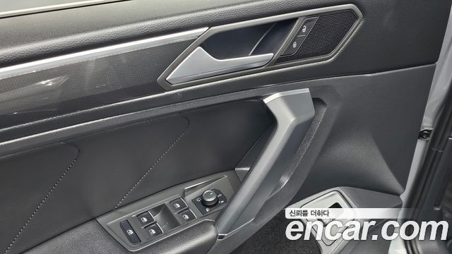 Volkswagen Tiguan Allspace 2.0 TDI Prestige 2020 — фото 31
