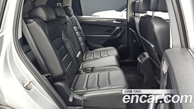 Volkswagen Tiguan Allspace 2.0 TDI Prestige 2020 — фото 32