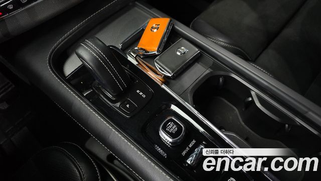 Volvo XC90 (II) T8 R-Design Hybrid 2021 — фото 9