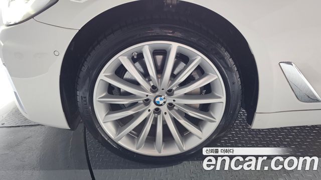 BMW 5 Series (G30) 530i xDrive Luxury 2023 — фото 5
