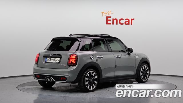 MINI Cooper S 5Door HIGH 3rd 2021 — фото 2