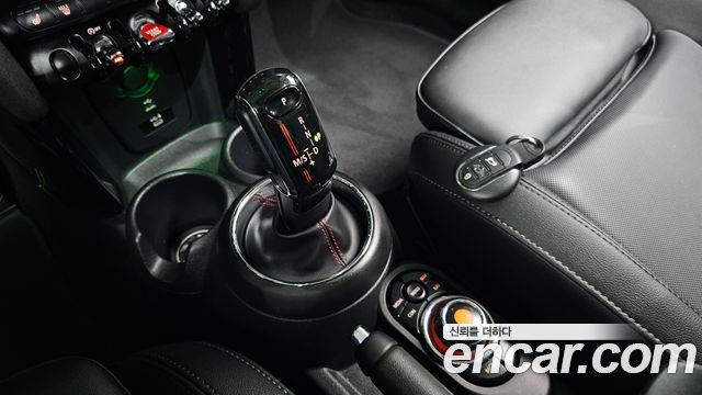 MINI Cooper S 5Door HIGH 3rd 2021 — фото 9