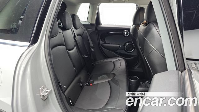 MINI Cooper S 5Door HIGH 3rd 2021 — фото 12