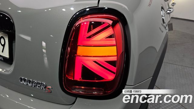 MINI Cooper S 5Door HIGH 3rd 2021 — фото 23