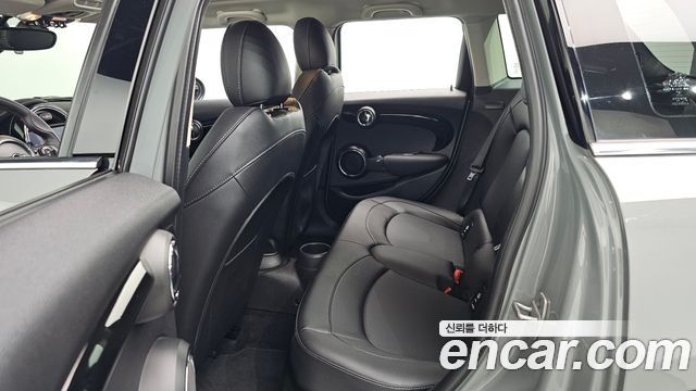 MINI Cooper S 5Door HIGH 3rd 2021 — фото 26