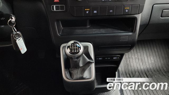 Hyundai Staria Cargo 5-Seater Smart 2023 — фото 9