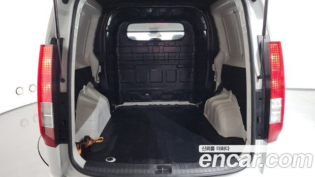 Hyundai Staria Cargo 5-Seater Smart 2023 — фото 22