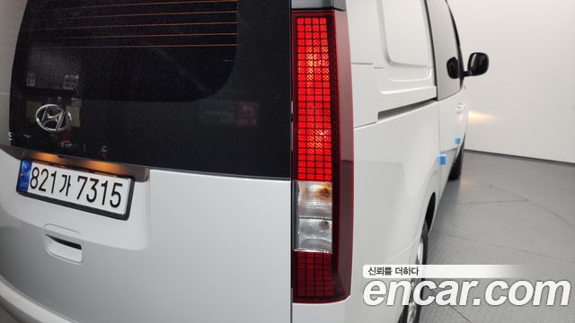 Hyundai Staria Cargo 5-Seater Smart 2023 — фото 29