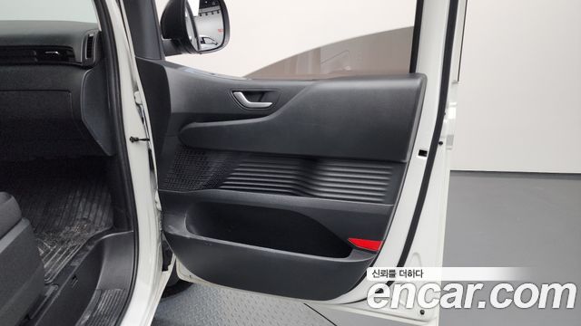 Hyundai Staria Cargo 5-Seater Smart 2023 — фото 31