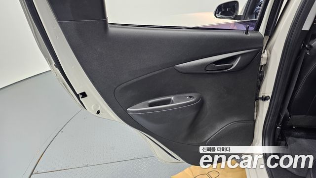 Chevrolet Spark LT 2019 — фото 25