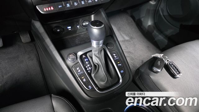 Hyundai Kona Gasoline 2.0 2WD Inspiration 2021 — фото 9