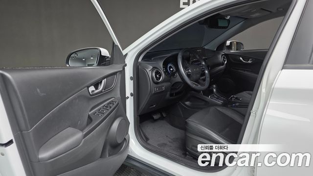 Hyundai Kona Gasoline 2.0 2WD Inspiration 2021 — фото 10
