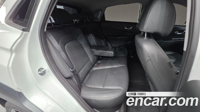 Hyundai Kona Gasoline 2.0 2WD Inspiration 2021 — фото 36