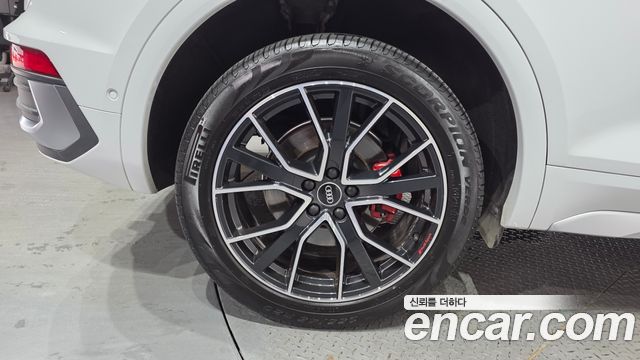 Audi Q5 (FY) 40 TDI Quattro Sportback Premium 2023 — фото 5