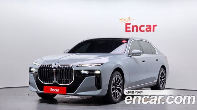 BMW 7 Series (G70) 740i sDrive M Sport